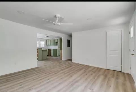 Living - 1415 Boulevard Rd, Sumter, SC 29153 photo 3 of 4