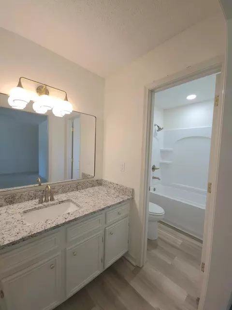 Bath - 7 Treetop Ct, Sumter, SC 29154 photo 2 of 3