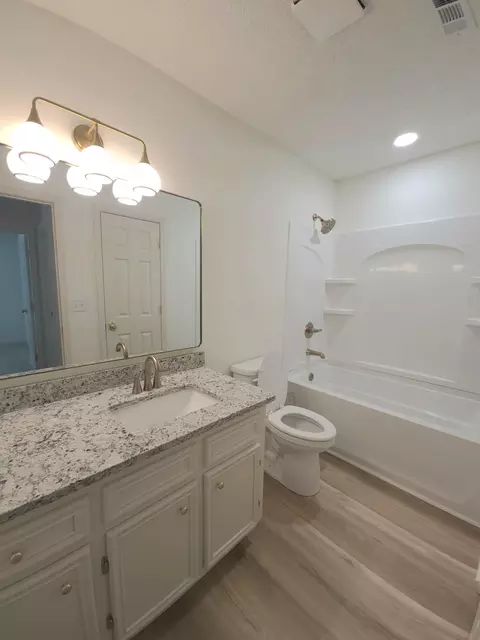 Bath - 7 Treetop Ct, Sumter, SC 29154 photo 1 of 3