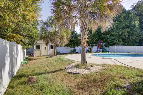 Exterior - 3109 Daufaskie Rd, Sumter, SC 29150 photo 8 of 11