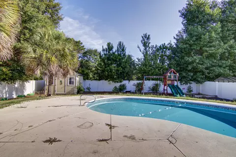 Exterior - 3109 Daufaskie Rd, Sumter, SC 29150 photo 7 of 11