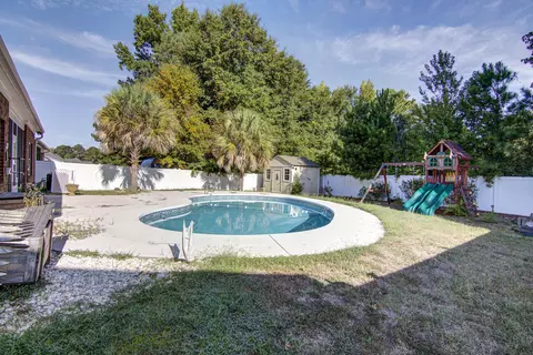 Exterior - 3109 Daufaskie Rd, Sumter, SC 29150 photo 6 of 11