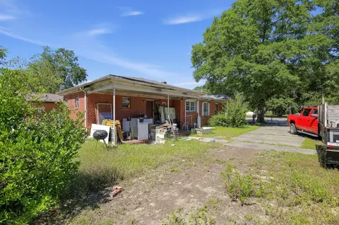 Exterior - 250 E Red Bay Rd, Sumter, SC 29150 photo 5 of 10