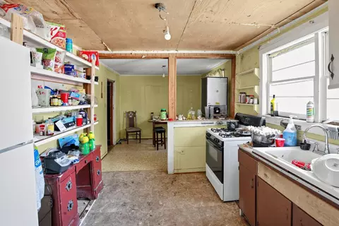 Kitchen - 250 E Red Bay Rd, Sumter, SC 29150 photo 2 of 3