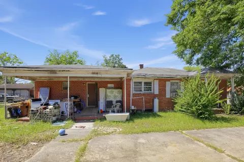Exterior - 250 E Red Bay Rd, Sumter, SC 29150 photo 2 of 10