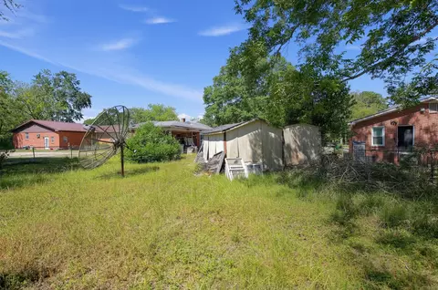 Exterior - 250 E Red Bay Rd, Sumter, SC 29150 photo 6 of 10