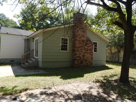 Exterior - 16 Brooks St, Sumter, SC 29150 photo 3 of 4