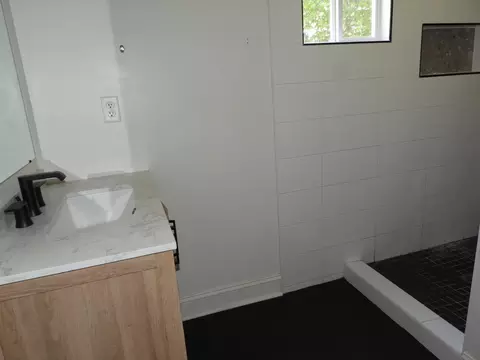 Bath - 16 Brooks St, Sumter, SC 29150 photo 2 of 3