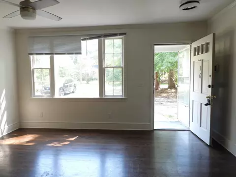 Living - 16 Brooks St, Sumter, SC 29150 photo 4 of 5