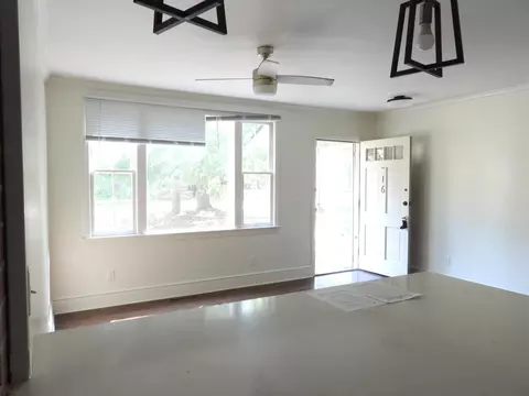Living - 16 Brooks St, Sumter, SC 29150 photo 1 of 5