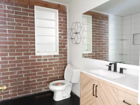 Bath - 16 Brooks St, Sumter, SC 29150 photo 3 of 3
