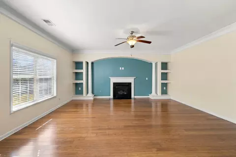 Living - 40 Jameson Pl, Sumter, SC 29154 photo 4 of 7