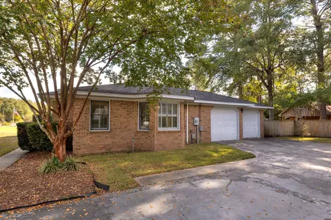 Exterior - 20 Heather Ct, Sumter, SC 29154 photo 2 of 11