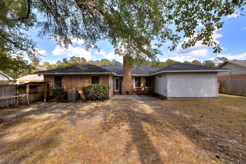 Exterior - 20 Heather Ct, Sumter, SC 29154 photo 5 of 11