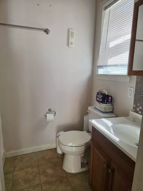 Bath - 2454 Derwent Dr, Sumter, SC 29154 photo 1 of 3