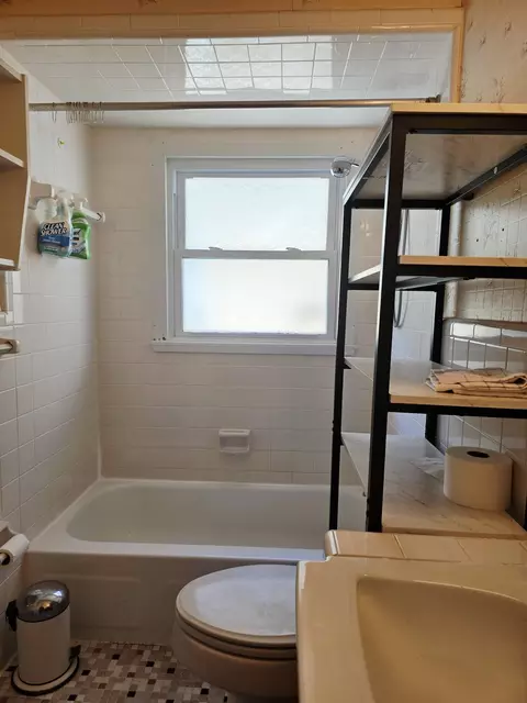 Bath - 2454 Derwent Dr, Sumter, SC 29154 photo 2 of 3
