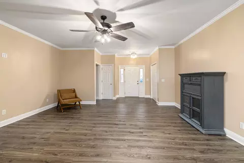 Living - 70 Shem Cv S, Sumter, SC 29150 photo 2 of 3