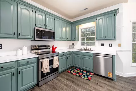 Kitchen - 70 Shem Cv S, Sumter, SC 29150 photo 3 of 3