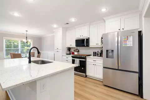Kitchen - 1069 Mckenzie Rd, Manning, SC 29102 photo 3 of 4