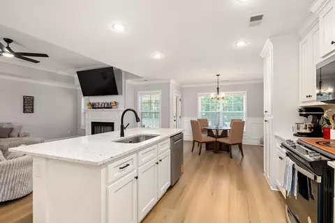Kitchen - 1069 Mckenzie Rd, Manning, SC 29102 photo 4 of 4