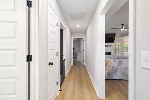 Entry Way - 1069 Mckenzie Rd, Manning, SC 29102 photo 4 of 4
