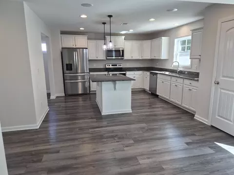 Kitchen - 225 Whitetail Cir, Sumter, SC 29154 photo 7 of 7