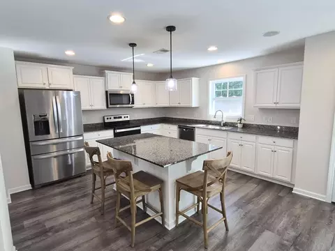Kitchen - 225 Whitetail Cir, Sumter, SC 29154 photo 6 of 7