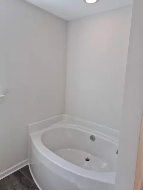 Bath - 225 Whitetail Cir, Sumter, SC 29154 photo 8 of 9