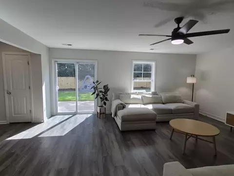 Living - 225 Whitetail Cir, Sumter, SC 29154 photo 4 of 12