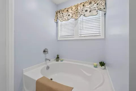 Bath - 2540 Egypt St, Sumter, SC 29153 photo 2 of 3