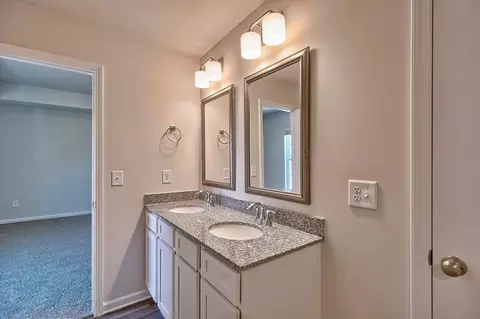 Bath - 2405 Daylilly St, Sumter, SC 29153 photo 3 of 4