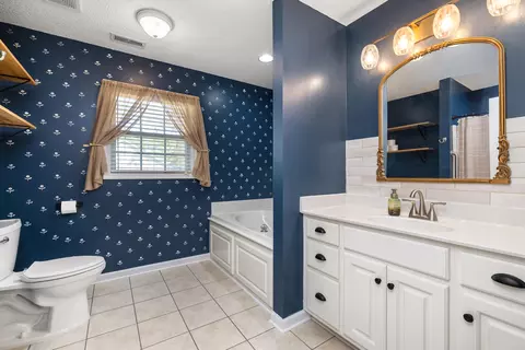 Bath - 3335 Walden Dr, Sumter, SC 29154 photo 2 of 4