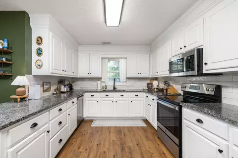 Kitchen - 3335 Walden Dr, Sumter, SC 29154 photo 2 of 3
