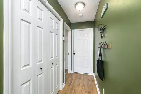 Entry Way - 3335 Walden Dr, Sumter, SC 29154 photo 3 of 4