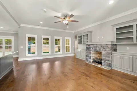 Living - 3015 Lowerlake Dr, Sumter, SC 29150 photo 4 of 7