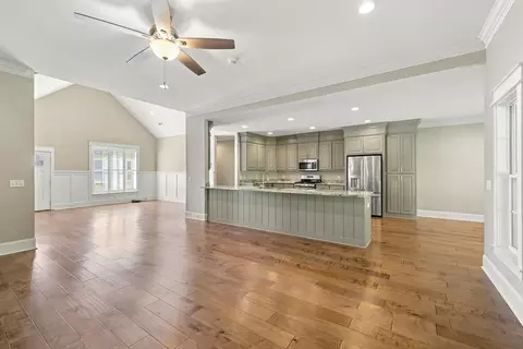Living - 3015 Lowerlake Dr, Sumter, SC 29150 photo 6 of 7