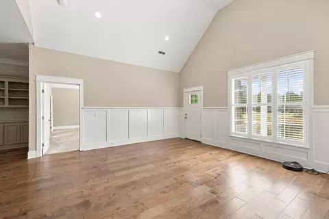 Living - 3015 Lowerlake Dr, Sumter, SC 29150 photo 2 of 7