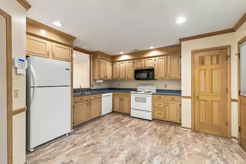 Kitchen - 2239 Graystone Dr, Sumter, SC 29150 photo 1 of 3