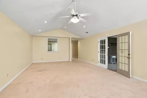 Living - 2239 Graystone Dr, Sumter, SC 29150 photo 2 of 3