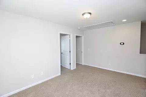 Bedroom - 3680 Moseley Dr, Sumter, SC 29154 photo 4 of 6