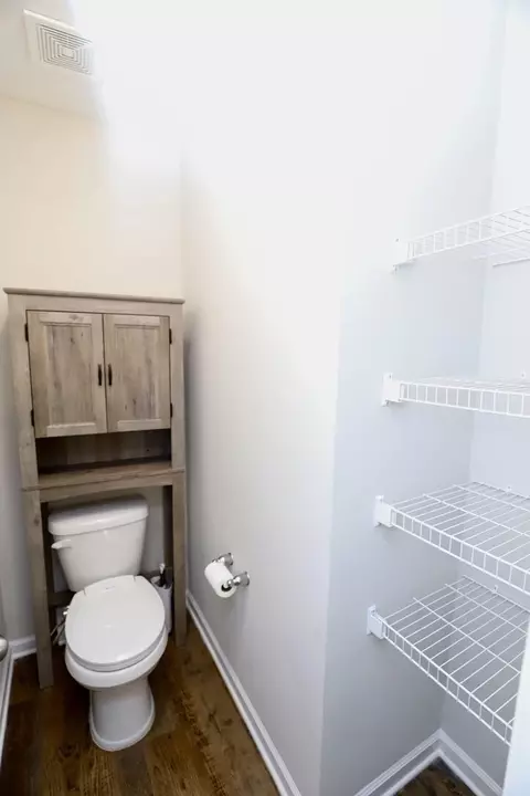 Bath - 3680 Moseley Dr, Sumter, SC 29154 photo 6 of 8