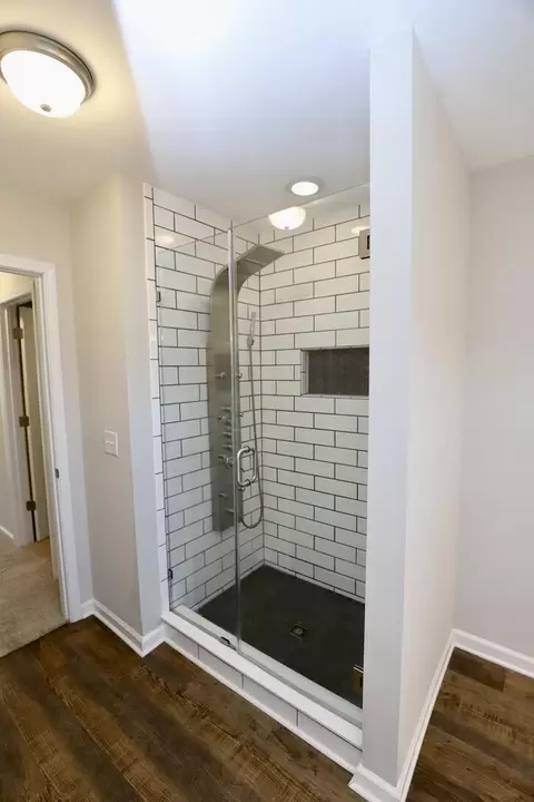 Bath - 3680 Moseley Dr, Sumter, SC 29154 photo 3 of 8