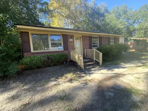 136 Jones Cir, Bishopville, SC 29010
