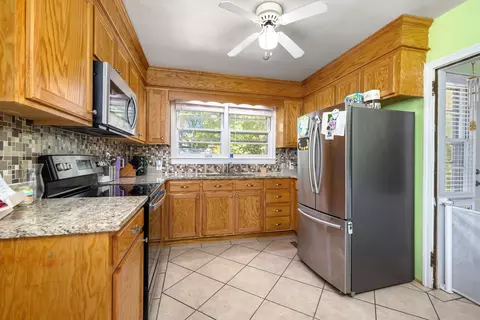 Kitchen - 513 Mattison Ave, Sumter, SC 29150 photo 2 of 3