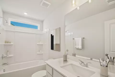 Bath - 802 Coldsheet Dr, Sumter, SC 29154 photo 6 of 11