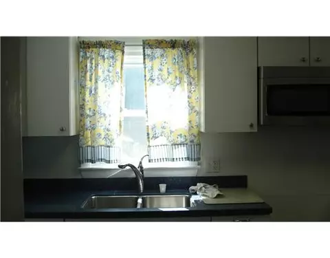 25 Tower St, Westerly, RI 02891 photo 4