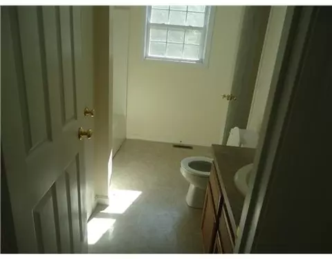 597 Robinson St, Woonsocket, RI 02895 photo 5