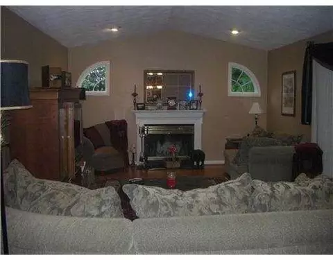 16 Whispering Ln, Warwick, RI 02886 photo 11