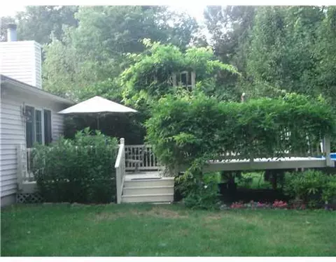 16 Whispering Ln, Warwick, RI 02886 photo 4