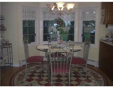 16 Whispering Ln, Warwick, RI 02886 photo 9